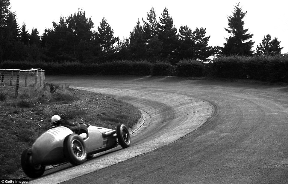 4148C53600000578 4589070 This picture isn t from an F1 race but it provides a great look a 1 1497514655618